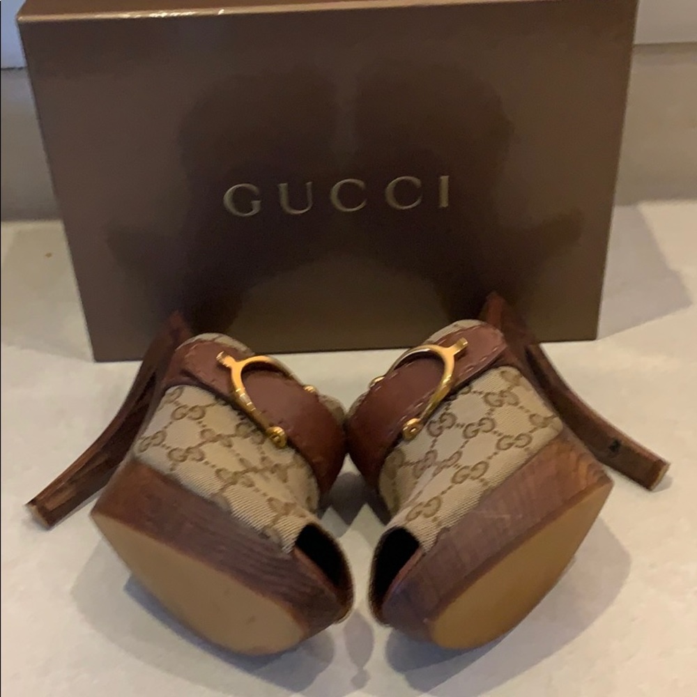 Authentic never worn Gucci Clogs Size 39 - Picture 2 of 4